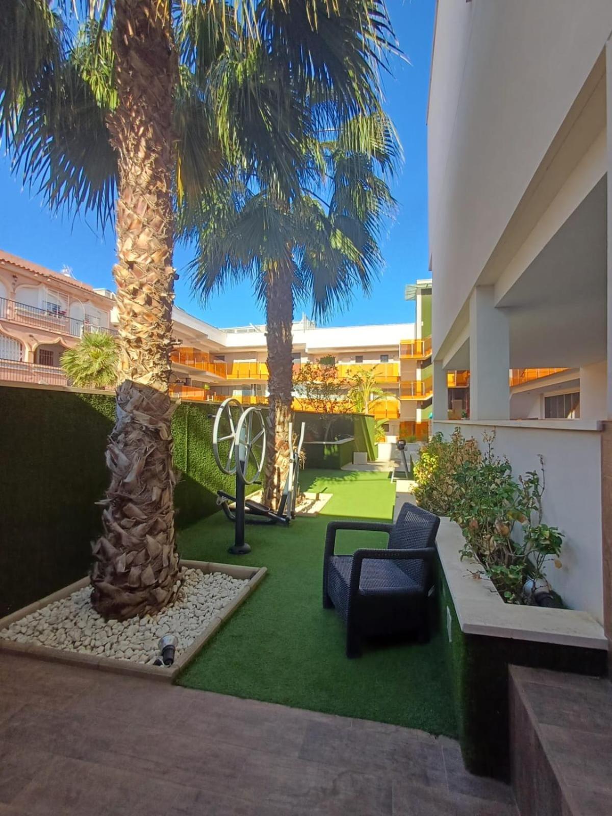 Умные Новые Аппартаменты В Торревьехе Torrevieja Dış mekan fotoğraf